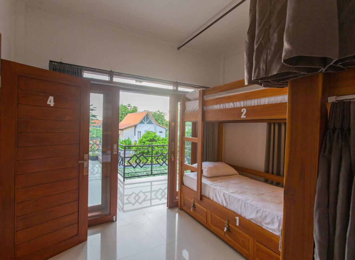 Zentiga Surf Hostel Canggu Esterno foto