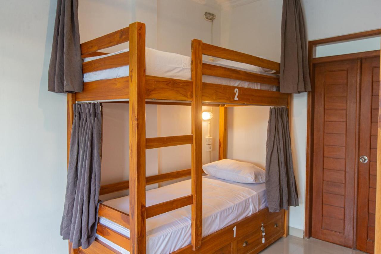 Zentiga Surf Hostel Canggu Esterno foto