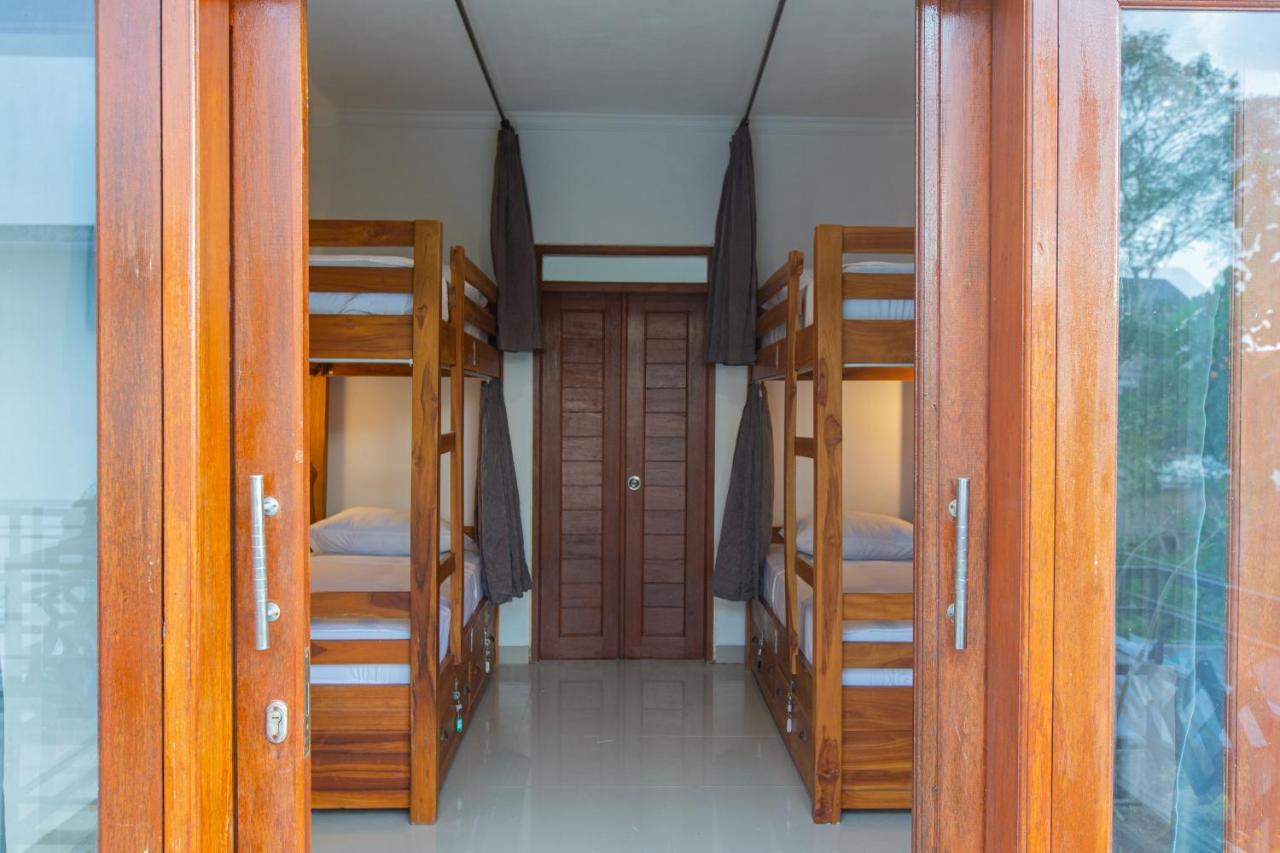 Zentiga Surf Hostel Canggu Esterno foto