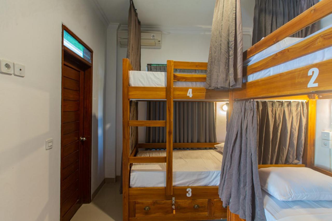 Zentiga Surf Hostel Canggu Esterno foto