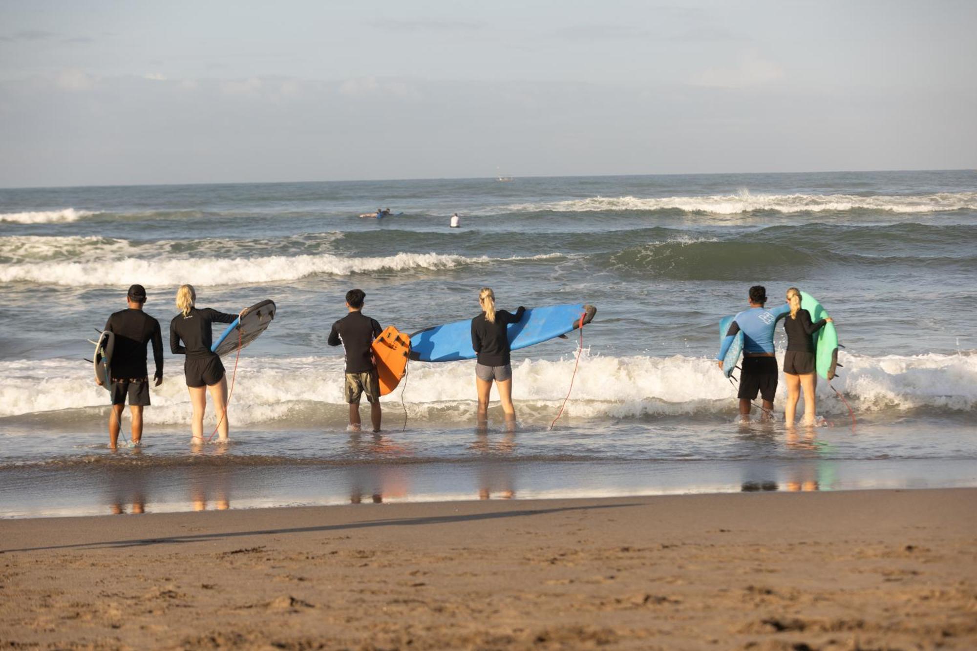 Zentiga Surf Hostel Canggu Esterno foto