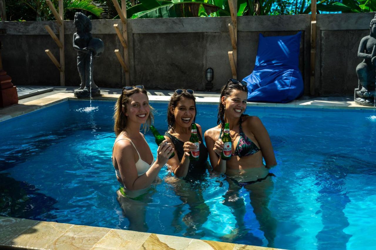 Zentiga Surf Hostel Canggu Esterno foto
